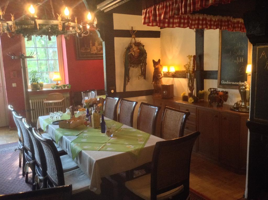Gasthof Altes Farmhaus Und Apartment 리에넨 외부 사진