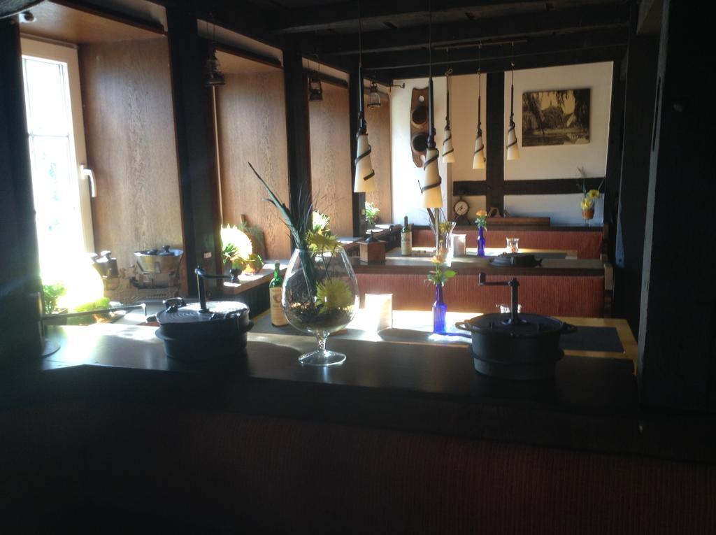 Gasthof Altes Farmhaus Und Apartment 리에넨 외부 사진