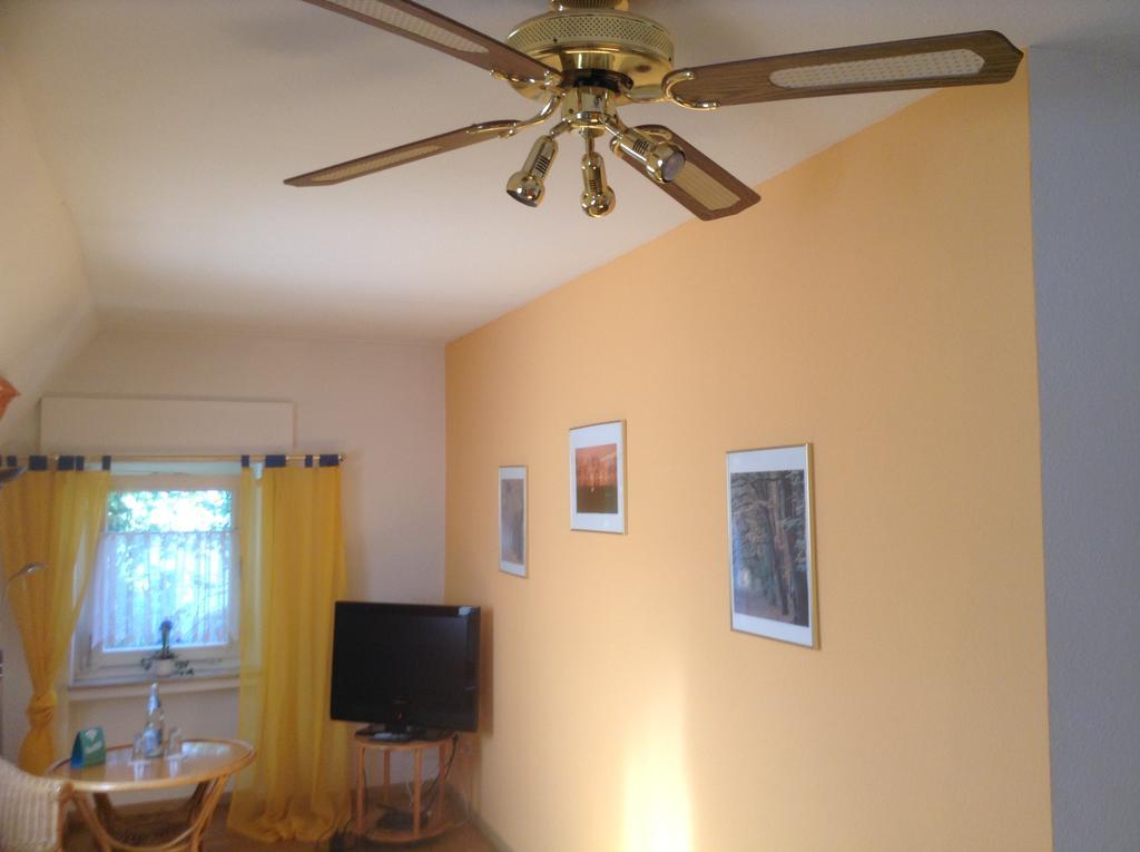 Gasthof Altes Farmhaus Und Apartment 리에넨 객실 사진