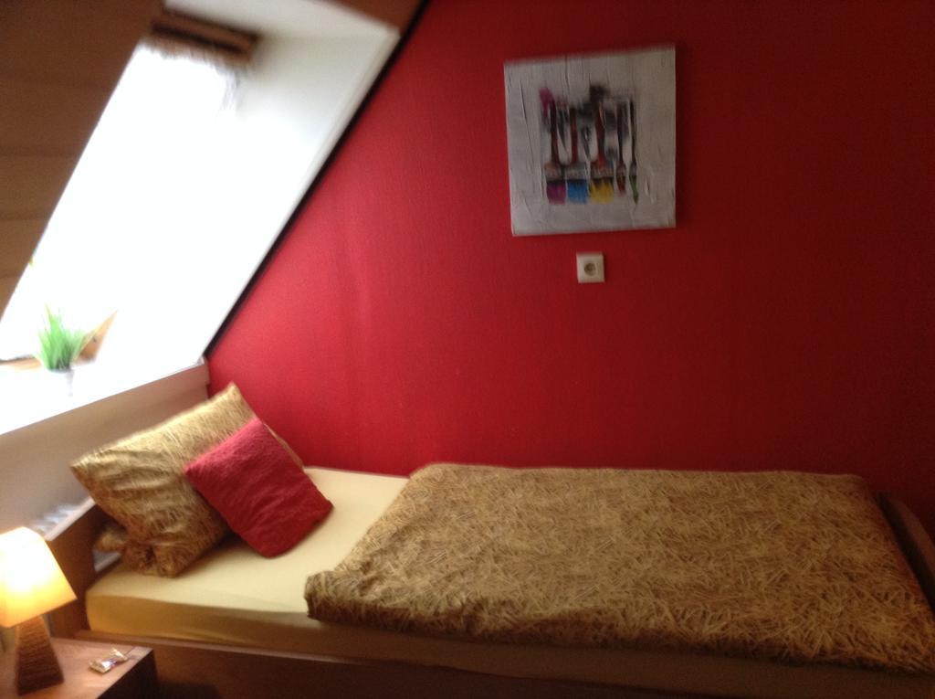 Gasthof Altes Farmhaus Und Apartment 리에넨 객실 사진