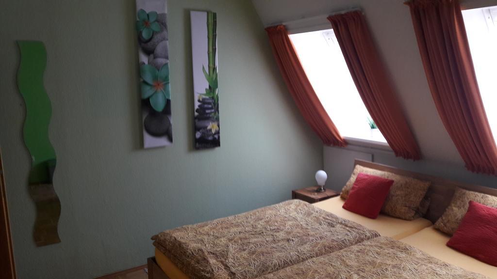 Gasthof Altes Farmhaus Und Apartment 리에넨 객실 사진