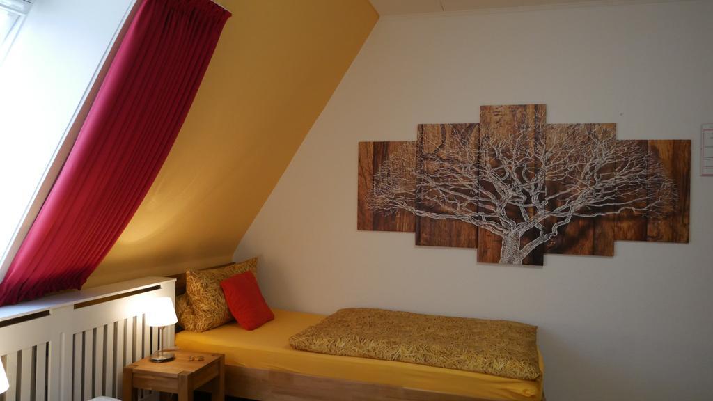 Gasthof Altes Farmhaus Und Apartment 리에넨 외부 사진