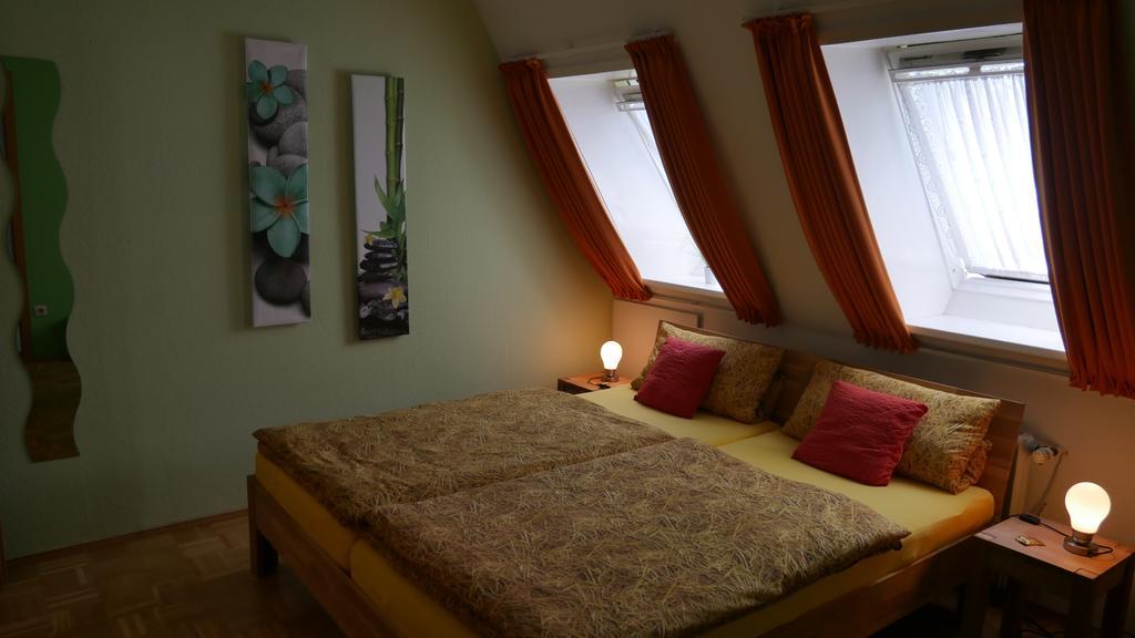 Gasthof Altes Farmhaus Und Apartment 리에넨 외부 사진